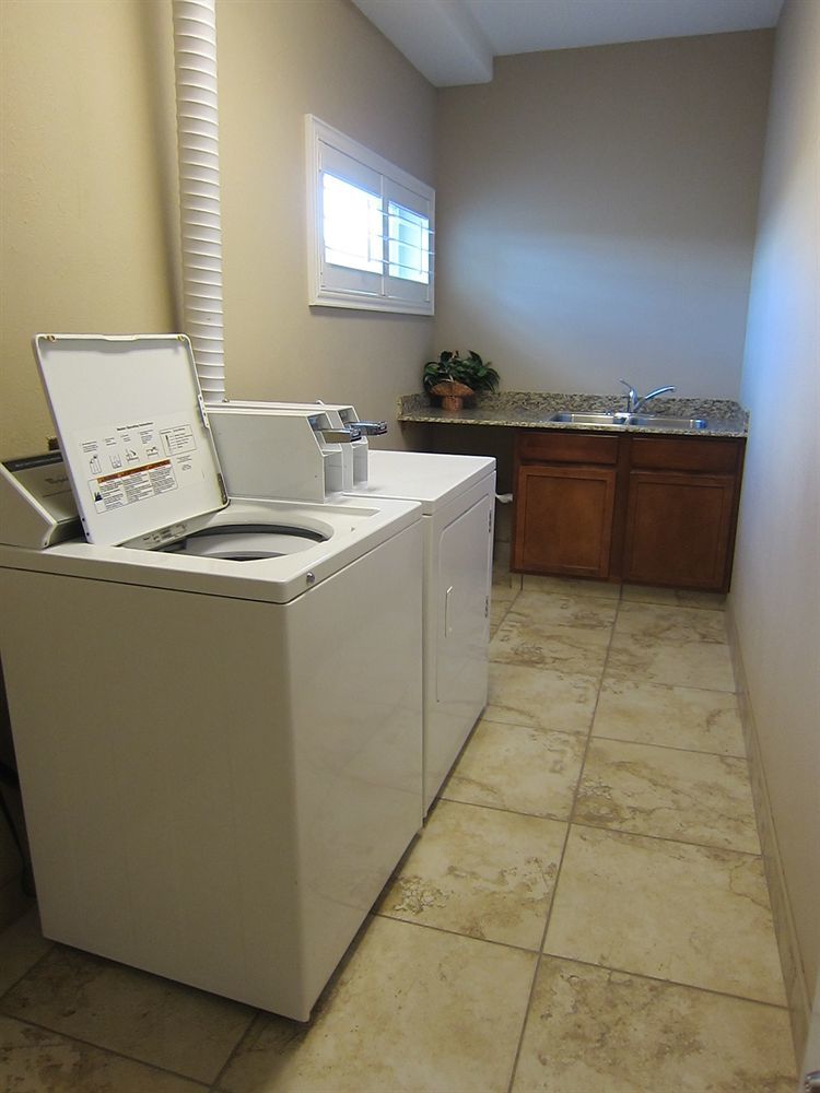 Landmark Inn And Suites Vernal Esterno foto