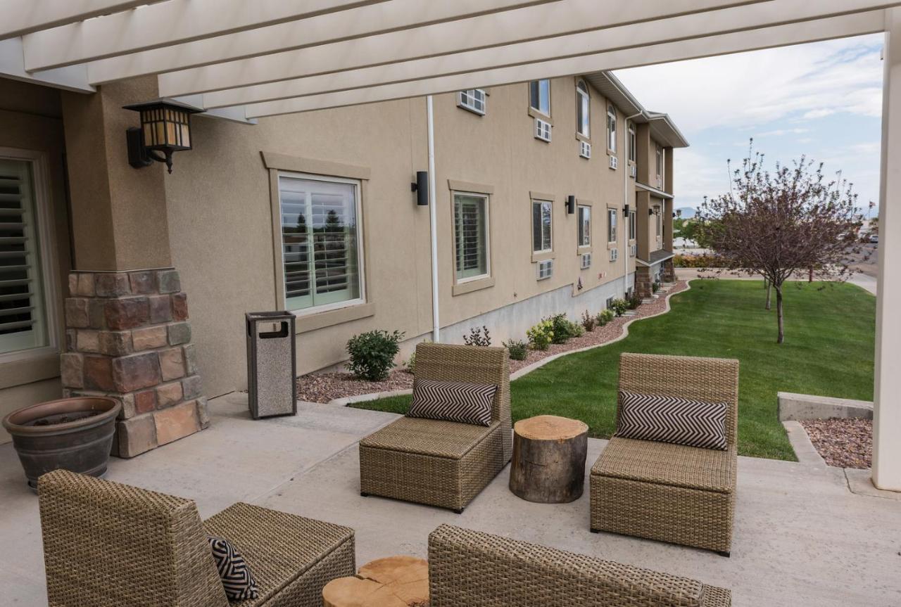 Landmark Inn And Suites Vernal Esterno foto
